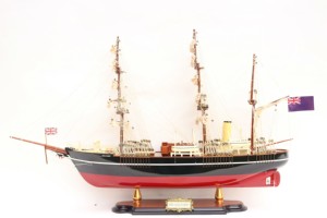 Modèle de bateau à voile en bois fait main - Maquette historique de bateau d'exploration polaire, décoration pour la maison ou le bureau, RRS Discovery - Product Image 3