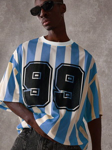 เสื้อฟุตบอลตาข่ายตัวใหญ่ลายทางแนวตั้ง สตรีทแวร์ หมายเลข 99 ลายกราฟิก ระบายอากาศได้ดี โพลีเอสเตอร์ แฟชั่นลำลองสไตล์คนเมือง รับผลิตแบบ OEM - Product Image 4