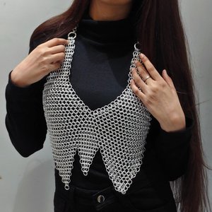 Haut et coiffe en maille d'aluminium : Costume médiéval Renaissance - Product Image 2