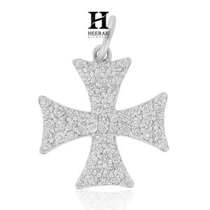 Fabricant de bijoux fins sur mesure - Pendentif croix en or blanc 14 carats avec diamants pour la vente en gros - Product Image 3