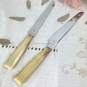 Juego de cubiertos con mango de cuerno Cubiertos de acero inoxidable con revestimiento de cobre para obsequios Hecho a mano en India por RF Crafts - Product Image 1