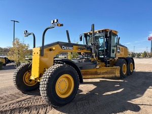 Niveleuse à moteur 772G 2023 X776503 – Équipement Premium Prêt à l'Exportation - Product Image 5