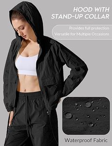 ผู้ผลิตเสื้อแจ็คเก็ตกันลมแบบ OEM สีสันตัดกัน เสื้อแจ็คเก็ตกันลมสำหรับผู้หญิง น้ำหนักเบา สำหรับเล่นกีฬา กันน้ำ มีฮู้ด - Product Image 3