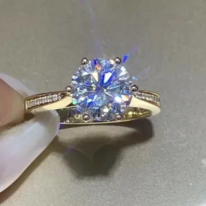 Bague solitaire en moissanite, argent sterling 925 plaqué or, bague de fiançailles, coupe ronde classique, aspect diamant, bijoux fins, cadeau - Product Image 3