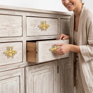 Tirador de Mueble de Hierro Fundido con Diseño de Abeja, Moderno y Duradero, Ajustable para Cocina, Baño y Cajones - Product Image 4