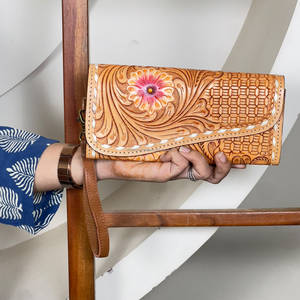 Cartera Larga de Cuero Genuino Hecha a Mano Multifuncional para Mujer, Estilo Occidental, con Espacio para Efectivo y Tarjetas ATM - Product Image 2