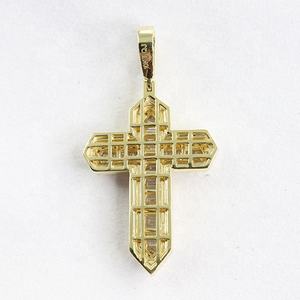 Haute qualité 925 bijoux fins VVS Moissanite diamant 18K plaqué or breloque Baguette croix Design attrayant pendentif pour hommes - Product Image 3