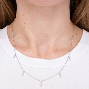 Collar con Colgante de Barra de Diamantes en Oro Blanco - Product Image 2