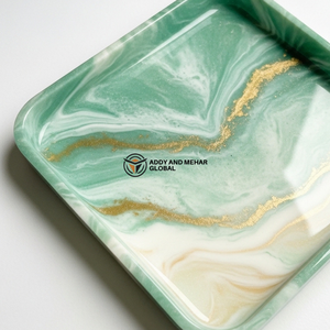 Plateau artisanal effet marbre vert – Plateau de service et organisateur carré de luxe en résine - Product Image 2