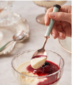 Cucharas de acero inoxidable chapadas en oro rosa con mangos verde menta, diseño moderno, aptas para lavavajillas, juego de cucharas para té para uso doméstico. - Product Image 4