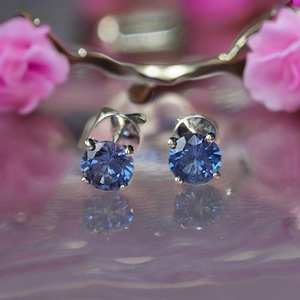 Pendientes de Zafiro Azul Aciano en Plata de Ley Bañada en Oro Estilo Martini, Joyería de Piedras Preciosas Hecha a Mano para Mujer, Venta al por Mayor para Fiestas - Product Image 2