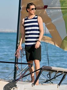 Débardeur Homme Rayé Blanc et Bleu Marine Col Rond Sans Manches Décontracté Respirant en Maille - Product Image 5