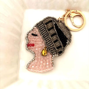 Breloques de sac en verre à vin faites à la main uniques, motifs bohèmes, broderie de perles de rocaille, breloques pour clés - Product Image 1