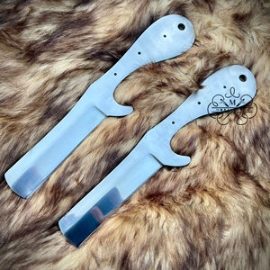 Juego de 2 cuchillas de corte de acero D2 hechas a mano con fundas de cuero - Product Image 1