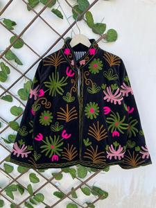 เสื้อแจ็คเก็ตผ้ากำมะหยี่ปักลายซูซานีแบบพรีเมียม ผลิตด้วยมืออย่างประณีต เป็นมิตรต่อสิ่งแวดล้อม - ลายดอกไม้สุดหรูหรา สะท้อนมรดกทางวัฒนธรรม - Product Image 2