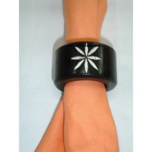 Décoration de table tendance : anneau de serviette personnalisé avec couleur argentée MOP pour la maison, l'hôtel et le restaurant - Product Image 2