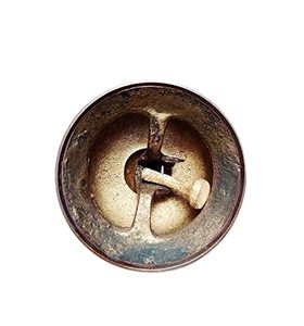 Campana Decorativa de Latón Antiguo con Diseño Floral en Relieve |   Campana de Metal Vintage para Decoración de Mesa en Hogar u Oficina - Product Image 2