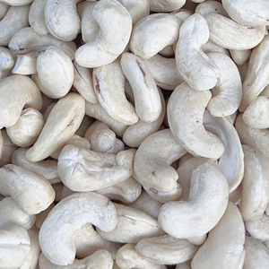 Nueces de Anacardo Congeladas Crudas de Vietnam, Marca SANTIGO, Grados WW180, WW240, WW320, LP, WS, Empaque OEM - Product Image 1