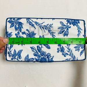 Ridhi - Funda para caja de pañuelos con volantes, diseño floral azul granate, hecha a mano con estampado de bloques, al por mayor, soporte reutilizable de algodón para servilletas, ideal para hoteles. - Product Image 4
