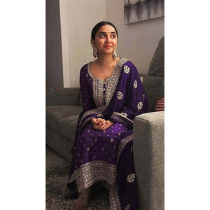 Haut pour femme-Ensemble Sharara et Dupatta avec séquence de broderie lourde pour la fête - Product Image 3