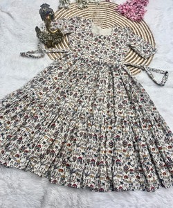 Robe longue trapèze moderne en coton Hakoba imprimé avec motifs, style ethnique pour femme 85519 JENIL-JC375-Arundhti - Product Image 4