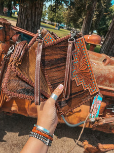 Sacs à main en cuir repoussé pour femmes |   Sac bandoulière western en cuir de vache véritable avec design gravé à la main - Product Image 2