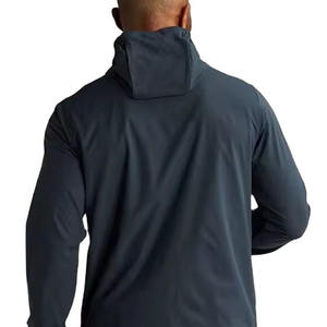 Conjunto Deportivo Personalizado para Hombre, Chaqueta Cortavientos de Dos Piezas con Cierre y Pantalones Cortos de Poliéster y Nailon - Product Image 5