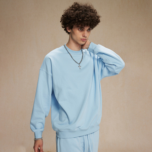 Pull tricoté à col rond pour homme, couleur unie, coupe classique, sweat-shirt décontracté, style uni teint, à manches longues, pour l'automne - Product Image 3