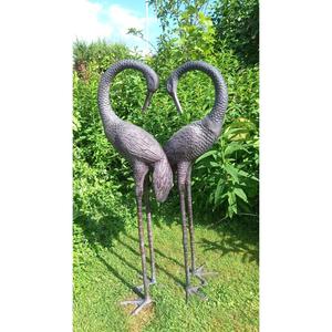 Juego de regalo de esculturas decorativas de cisnes hechas a mano, con base para montar en el suelo, acabado en bronce. - Product Image 3