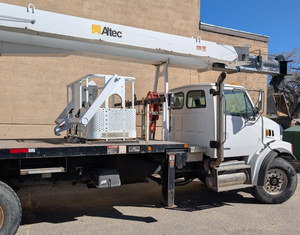 Grues montées sur camion 2009 AC23-95R montées sur STERLING L7500 2009, capacité de levage de 47000 lb - Product Image 5