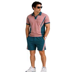 Conjunto de Camiseta Polo y Pantalones Cortos para Hombre en Rosa Polvoriento y Verde Azulado, con Bolsillo en Contraste, Estilo Casual de Verano, Dos Piezas, Logotipo Personalizado, Ropa Deportiva Premium - Product Image 1