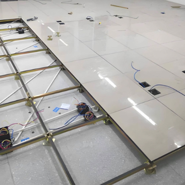 Industrial-style Raised Floor, Anti-static Steel, PVC and Ceramic Finish, Suitable for Computer Rooms and Office Buildings.