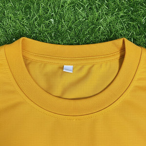 T-shirt uni de qualité export pour hommes, 180 GSM, coton, col rond, couleur unie, personnalisable, OEM, vente en gros, usine du Pakistan - Product Image 3