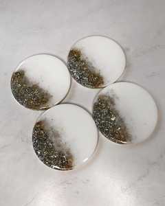 Sous-verres ronds en résine avec motif feuille d'or, sets de table modernes faits à la main, antidérapants, diamètre 350 mm - Product Image 1