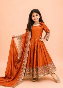 Nouvelle collection de magnifiques robes pour enfants, entièrement cousues, prêtes à porter, pour mariage et fêtes, à prix abordable - Product Image 3