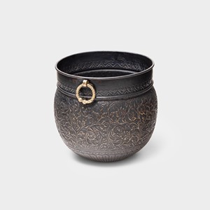 Pot de fleurs noir gravé avec poignée ronde dorée double face, idéal pour la décoration de luxe, les occasions spéciales et les cadeaux. - Product Image 1