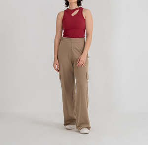 Top sin mangas rojo acanalado para mujer con cuello moderno y textura acanalada, elegante top sin mangas hecho a medida para mujer - Product Image 4