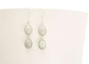 Boucles d'oreilles en jade vert clair naturel, argent sterling, pierre de guérison, minimaliste, véritable pierre précieuse de jade, bijoux modernes - Product Image 4