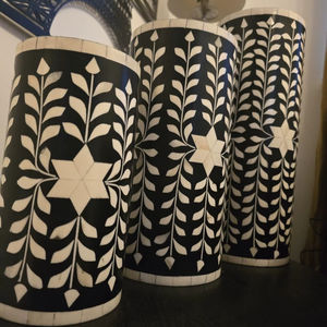 Macetero de Metal con Incrustaciones de Hueso, Hecho a Mano, Forma Redonda, Estilo Minimalista, para Decoración del Hogar, Producto de Lujo, Exportaciones al por Mayor - Product Image 1