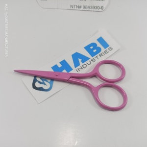 กรรไกรตัดหนังกำพร้าสแตนเลสเกรดอุตสาหกรรม ยี่ห้อ HABI INDUSTRIES สีชมพู ขอบเรียบ ปักลายนกกระสาครึ่งสีทอง สำหรับคนถนัดขวา - Product Image 3