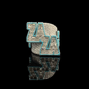 Bague Hip Hop en Or avec Moissanite - Product Image 1