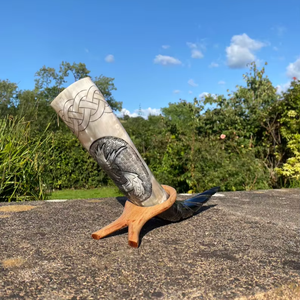 Juego de Cuernos Vikingos para Cosplay y Ferias de Fantasía, Hechos a Mano, Material Orgánico Duradero, Cuerno Histórico para Beber, por PERFECT ENTERPRISES - Product Image 1