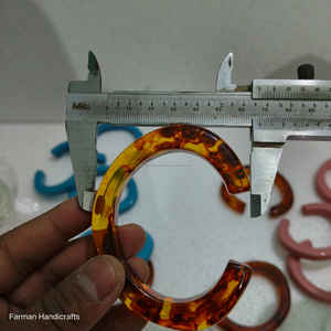 Pulsera de Resina Epoxi Moderna, Ecológica y Hecha a Mano, con Alto Brillo, a Precio de Mayoreo - Product Image 5