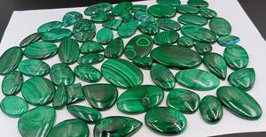 Lot en gros de cabochons en malachite naturelle |   Pierres précieuses vertes en vrac |   Fabrication de bijoux, coupe en forme de poire ovale |   Jeu de couleurs |   ARTS JEWELS - Product Image 2