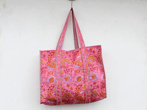 Bolso Tote Pequeño Vintage de Algodón Acolchado con Estampado Floral Hecho a Mano con Cremallera para Mujer, Ideal para Primavera, Verano, Invierno, Compras, Hombro y Playa - Product Image 3