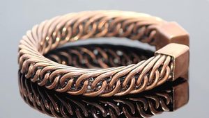 Bracelet jonc épais en cuivre pur, chaîne entrelacée, style antique oxydé, bijou torique à extrémité cubique - Product Image 6
