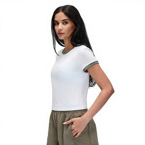 T-shirt de sport personnalisé pour femme, respirant, à manches courtes, léger, de haute qualité, en Spandex/Polyester, idéal pour le yoga et la gym - Product Image 3