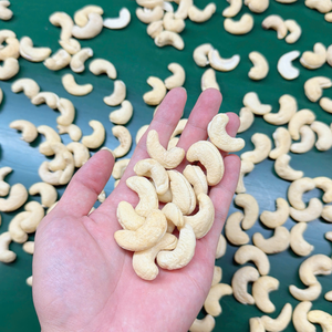 Best Price Cashew <b>Kernels</b> SANTIGO Cashew <b>Nuts</b> Kaju In Bulk <b>Nuts</b> <b>Kernels</b> Private Label Packaging - Product Image 5