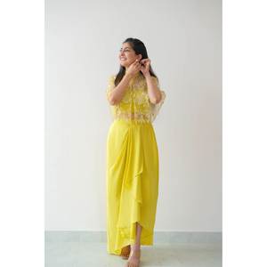 Conjunto de Fiesta Estilo Dhoti Listo para Usar con Koti y Choli Hecho de Poliéster - Product Image 6