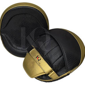 Coussinets de frappe incurvés en cuir durable de haute qualité, conçus pour l'entraînement au coup de poing, les exercices de sparring et les séances d'entraînement intensives - Product Image 5